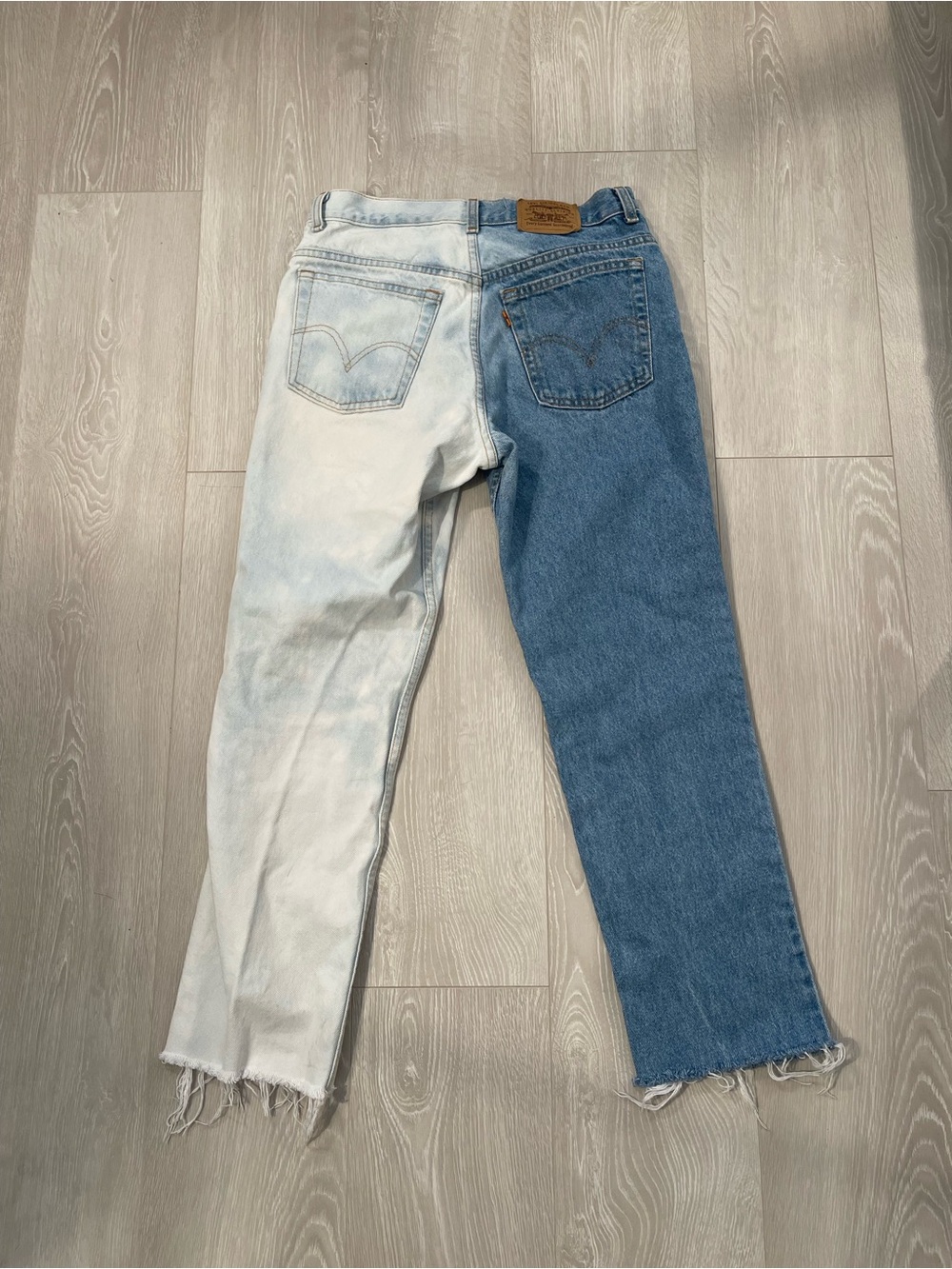 Vintage Levi’s Orange Tab Two-Tone Blue & White Women’s Jeans size 28 fit - Picture 10 of 14